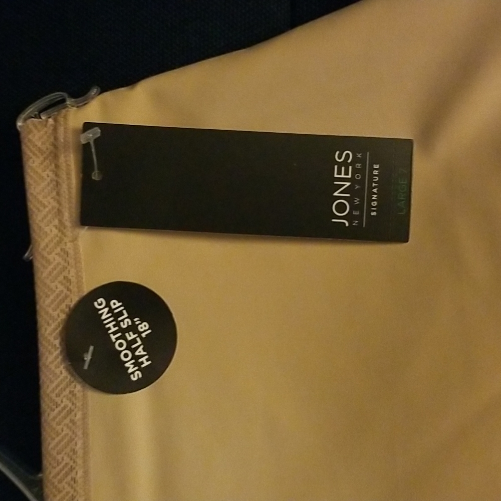 Jones NY Half Slip - Picture 2 of 4